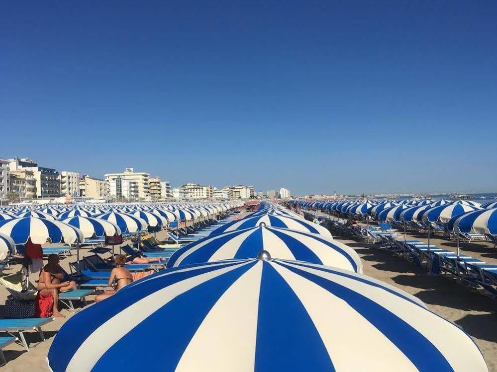 Hotel Acropolis Каттолика Экстерьер фото